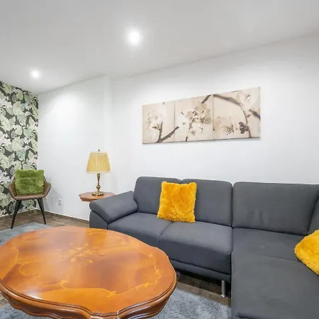 Comfy In With Garden And Terrace Longkamp