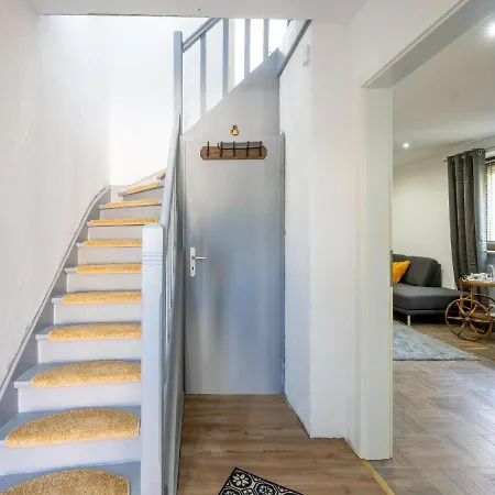 Comfy In With Garden And Terrace